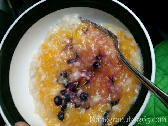 Superfood baby food oats mango blueberries