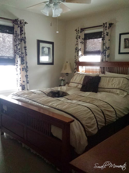 Off Center Window Small Window Above Bed 39 William Street