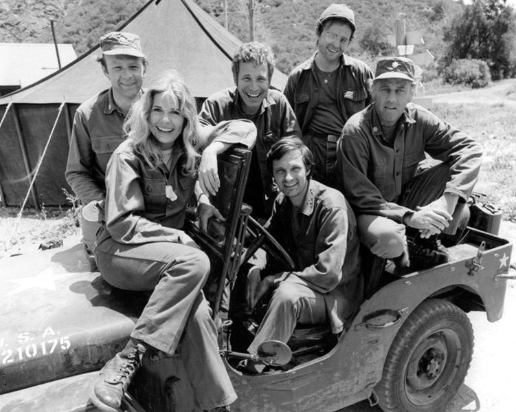 TV BANTER The cast of M*A*S*H and trivia about the show