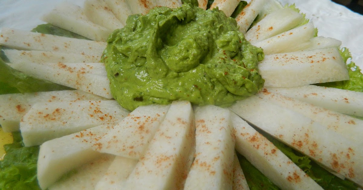 Be Rawsome Curry Spinach Dip with Jicama Sticks