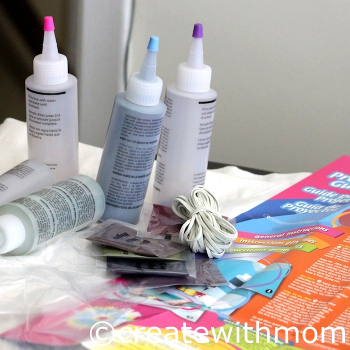Create With Mom Tie dying shirts with the Tulip tie dye kit
