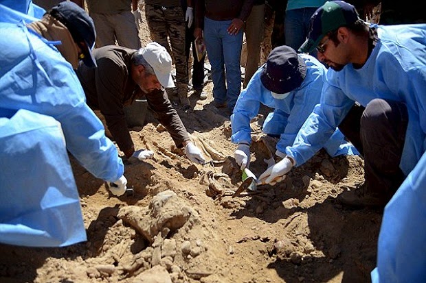 Berita Militer Di Dunia Kuburan Berisi 1 700 Mayat Korban Isis