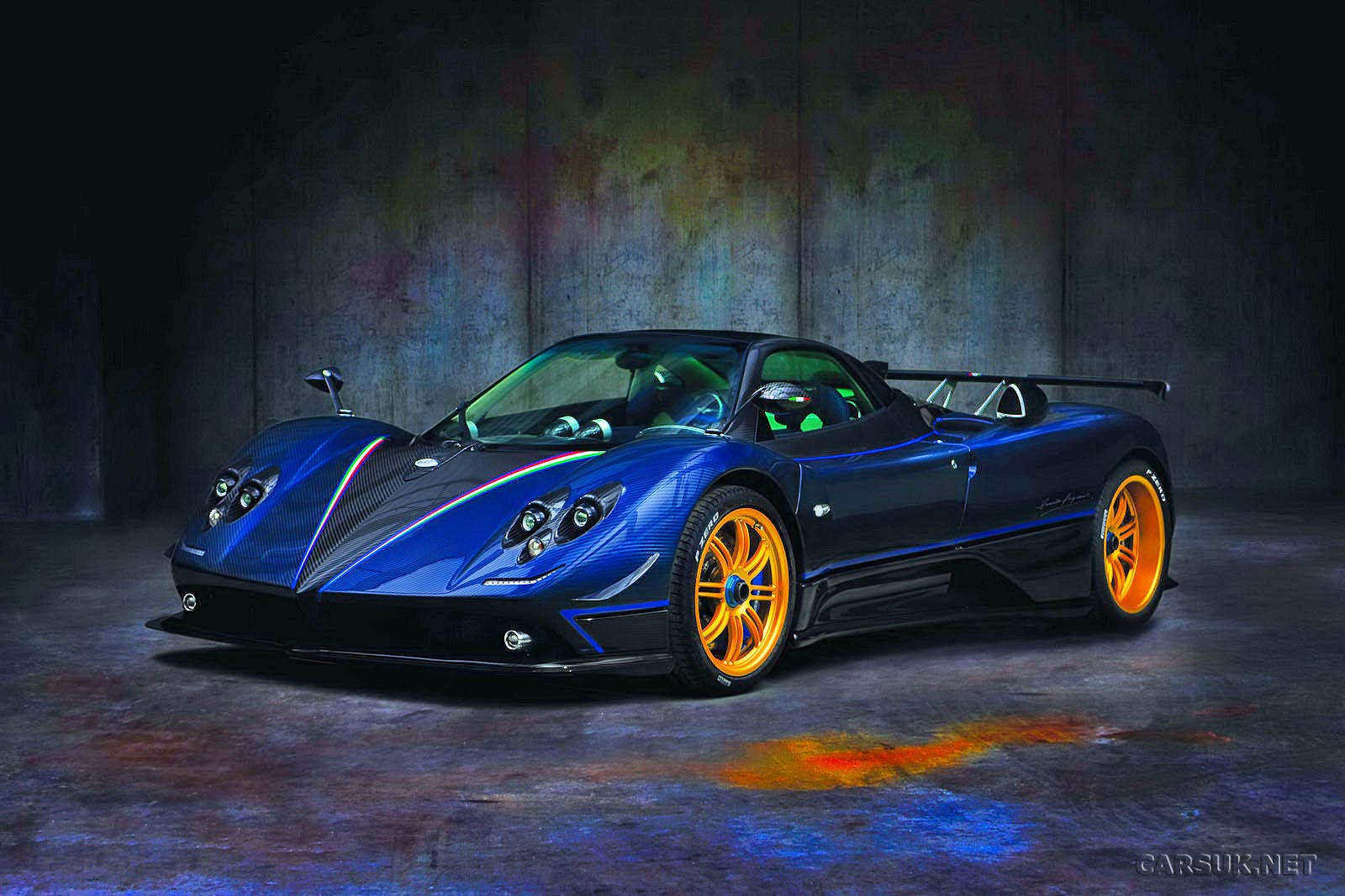 http://2.bp.blogspot.com/-sH5-_gkfxuM/TqZkqj2jqnI/AAAAAAAAB5E/rB3sB-KC3Ho/s1600/Pagani-Zonda-Tricolore-wallpaper.jpg