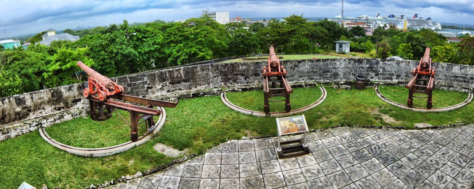 Phi Slamma Camera Nassau, Bahamas / Fort Fincastle / Fuji XF1 / Topaz