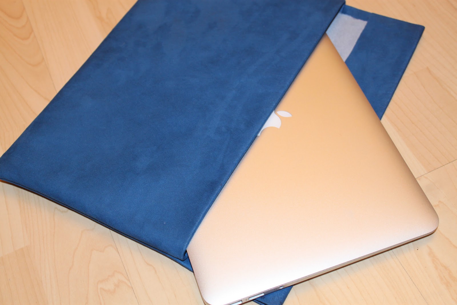 ChaneCiaga DIY laptop sleeve
