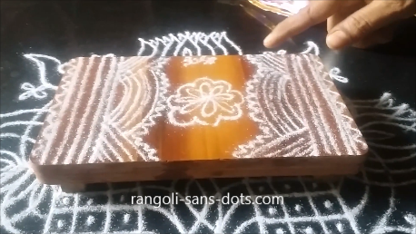 kolam is a beautiful way to decorate Goddess manai-kolam-24.png