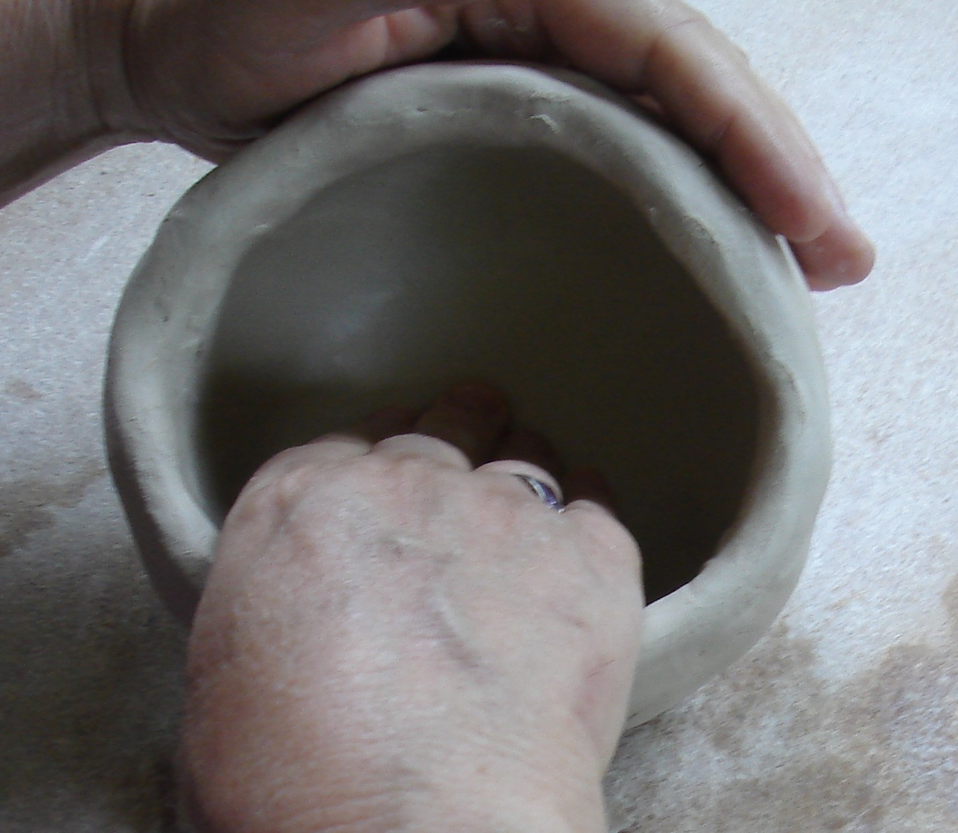 Blue Starr Gallery Making a Pinch Pot