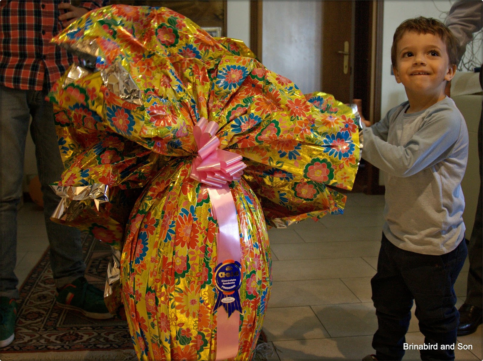 Brina Bird, the Wee Man and the Diva The Very Big Chocolate Easter Egg!
