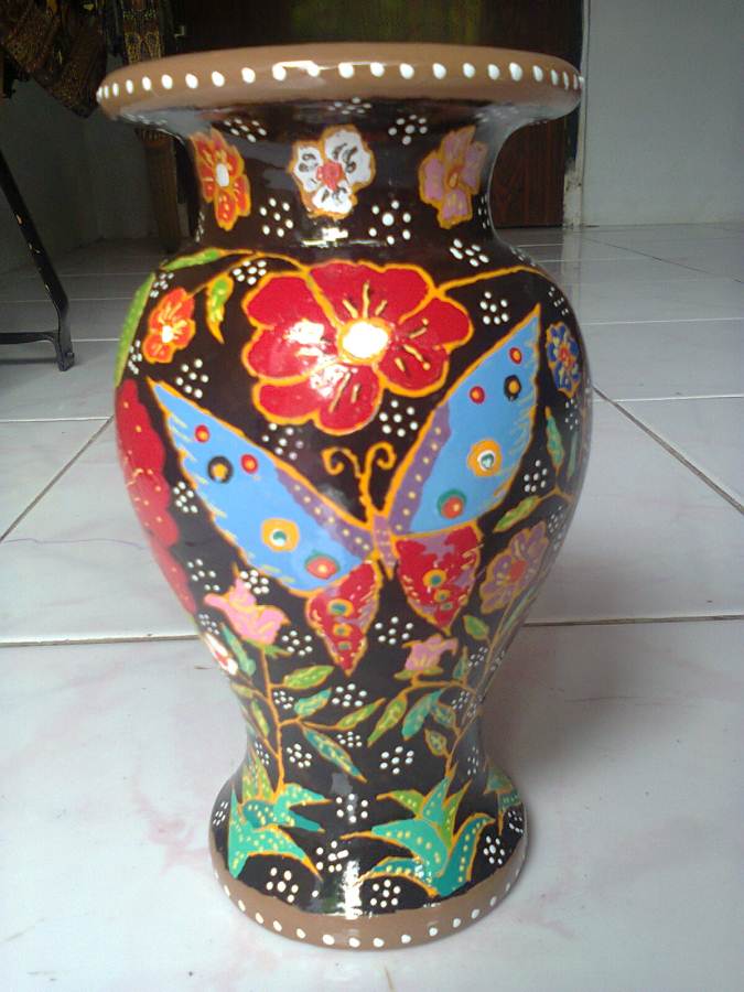 Vas Bunga Cantik Galeri Serba Batik