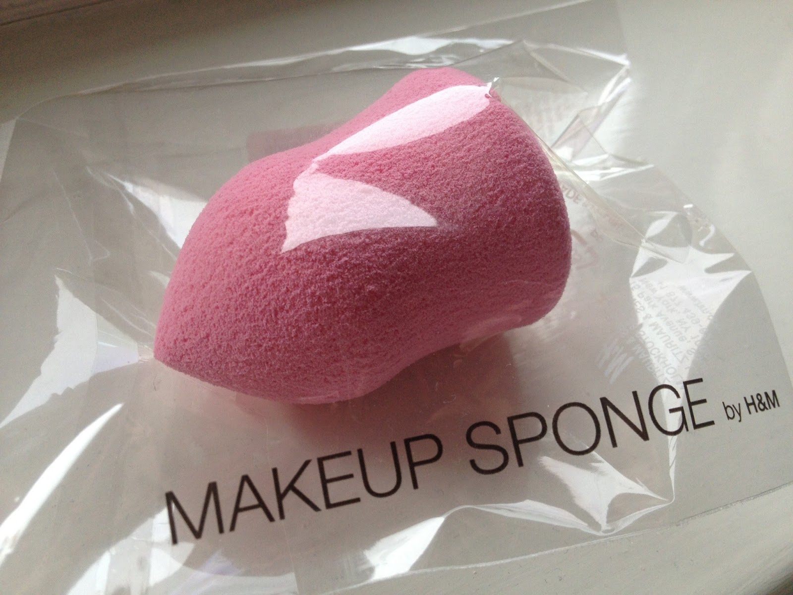 Makeup Sponge by H&M (Beauty Blender Alternative). Dalry Rose Blog