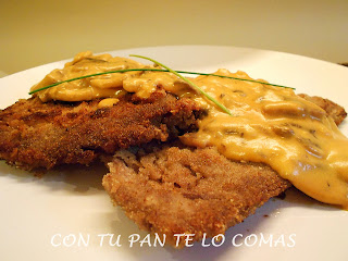 Filetes Empanados Con Salsa De Champiñones
