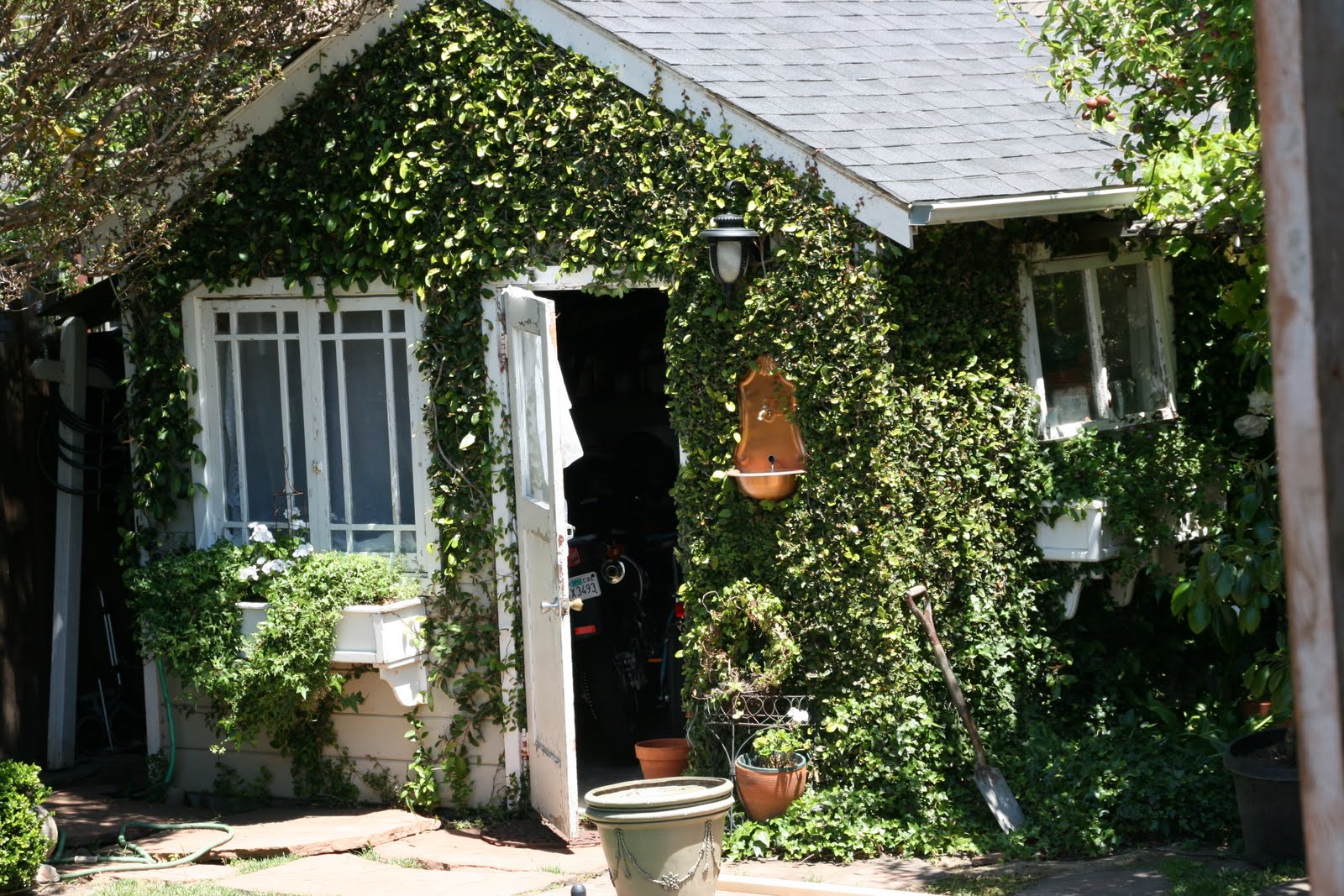 vignette design: Tuesday Inspiration: The Backyard Cottage