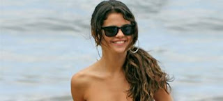Selena Gomez Life on Musictous Com Selena Gomez Biography