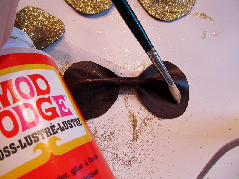 WobiSobi Glitter, Bow Tie Necklace, DIY