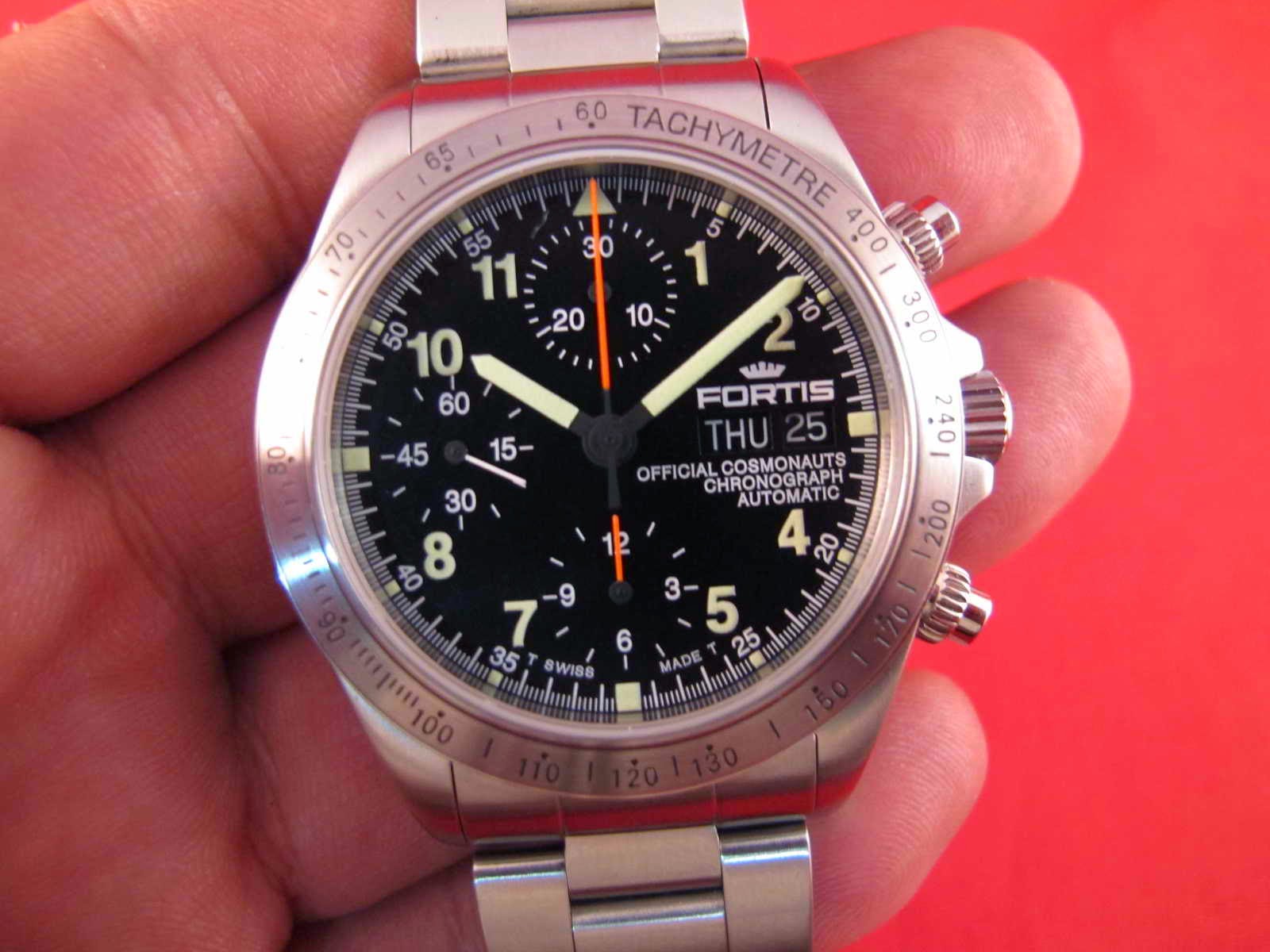 Maximuswatches Jual Beli Jam Tangan Second Baru Original Koleksi Jam New Old Stock lengkap dengan box dan papersnya Cocok untuk Anda yang memang sedang mencari jam tangan Chronograph NOS Swiss made FORTIS