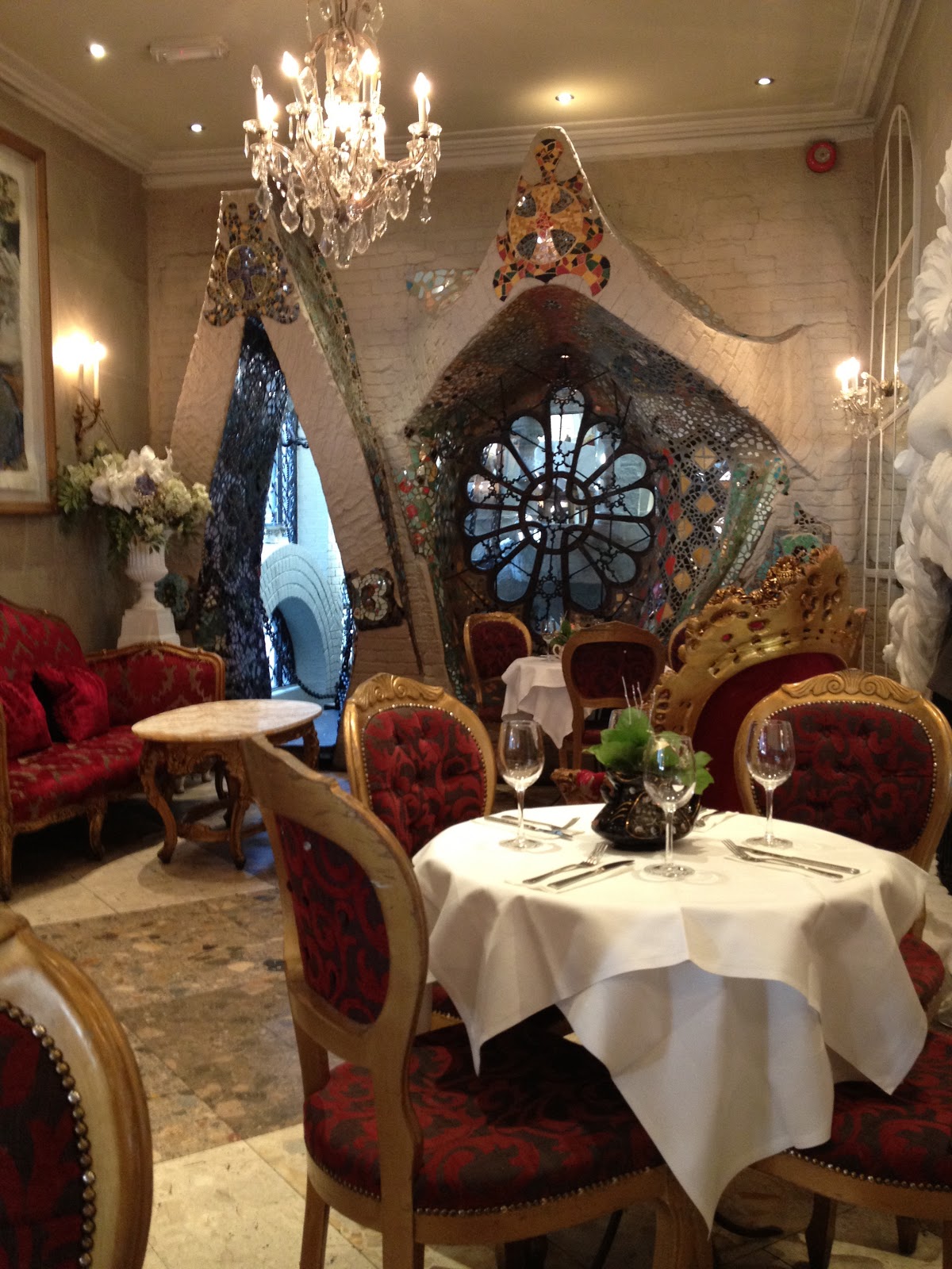 The London Intruder Beach Blanket Babylon (What a Disappointment)