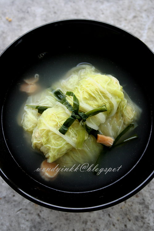 Table for 2.... or more Chinese Cabbage Rolls in Broth Chinese