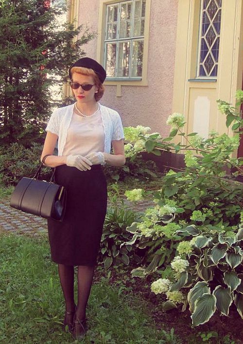 How to Wear a Pillbox Hat Tanith Rowan