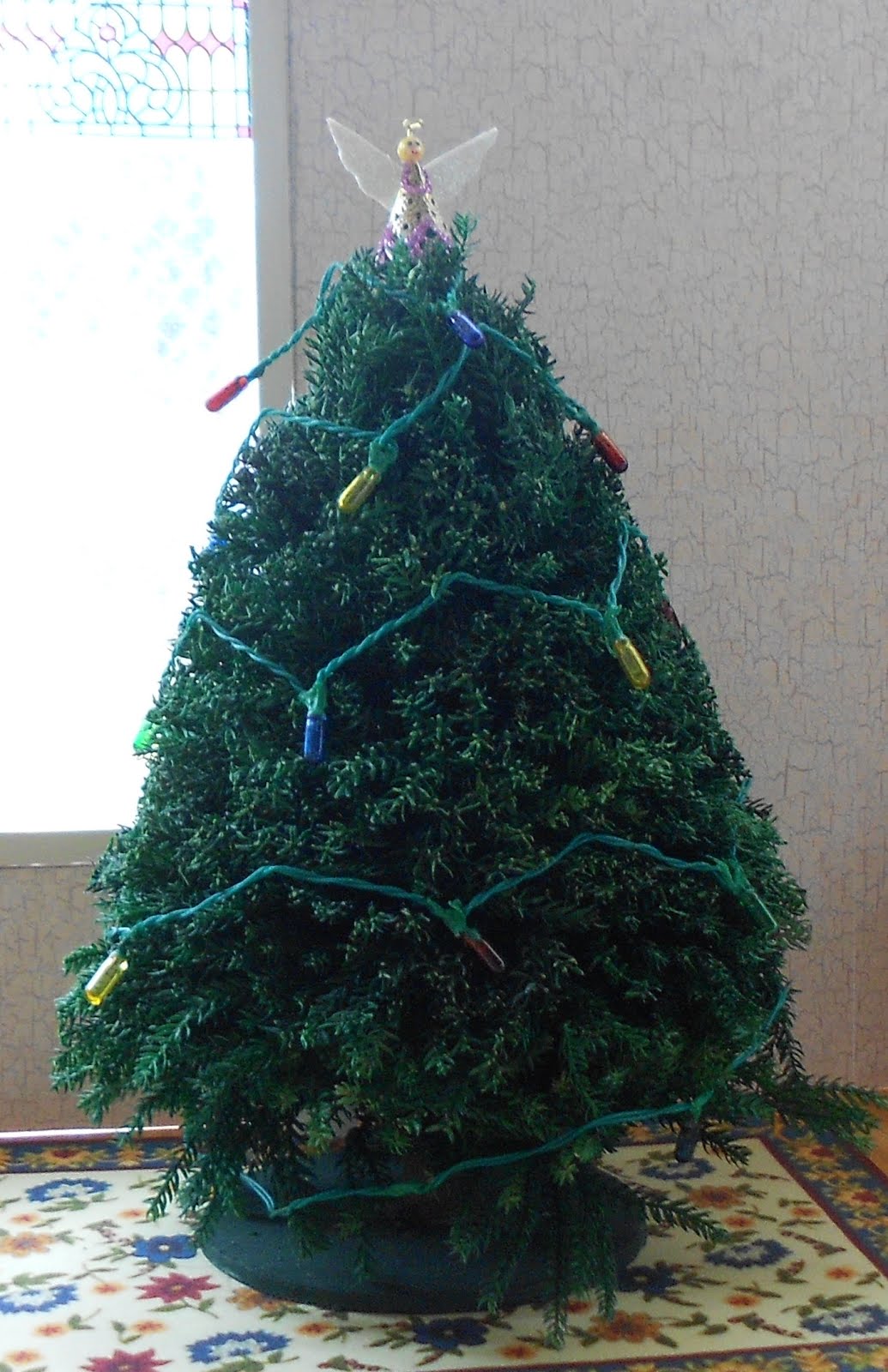 Natalia's Fine Needlework Dollhouse Miniature Christmas Tree Tutorial