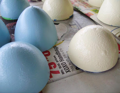 Painting Plastic Easter Eggs Tutorial