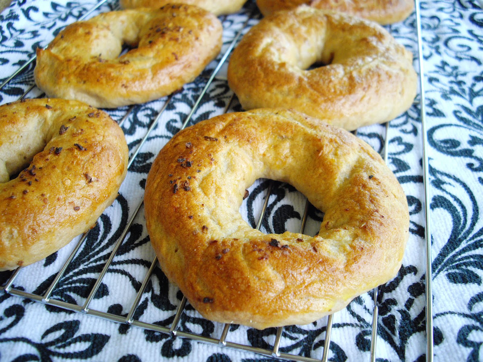Whole Wheat Garlic Onion Bagels cooking ala mel