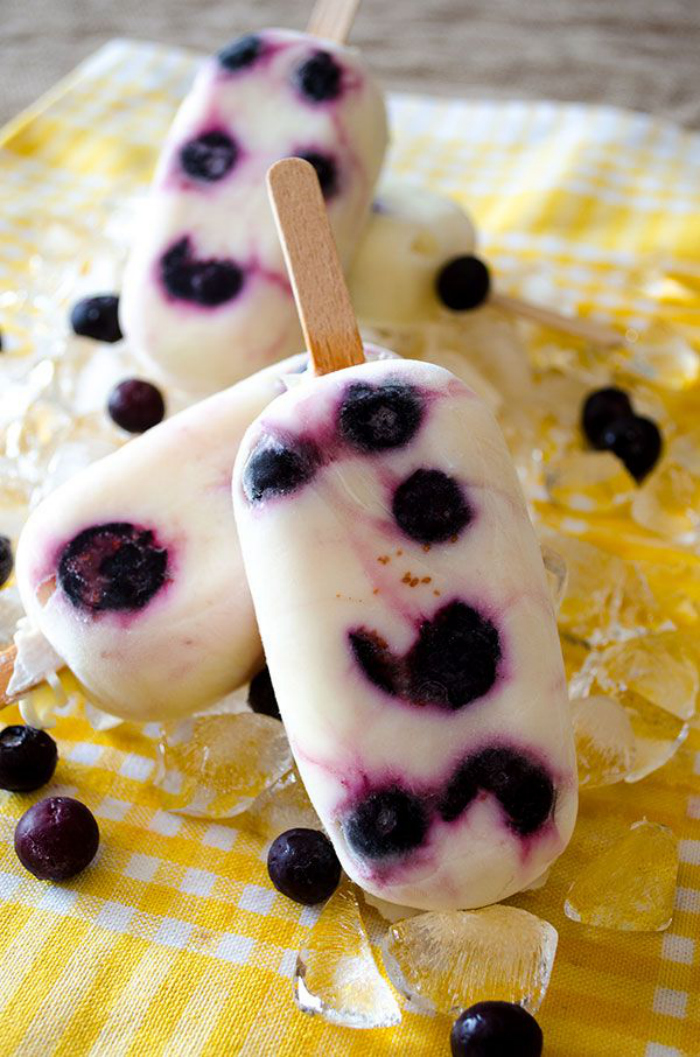 Blueberry & Greek Yoghurt Popsicles Blueberry & Greek Yoghurt Popsicles