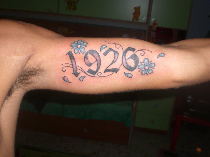 QT: 1 à "beaucoup" xD  ... Tatuaggio+1926+napoli