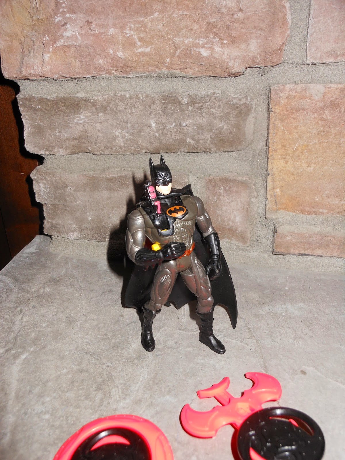 Emperor Dinobot's giant Batman figure database and review site! Sonar
