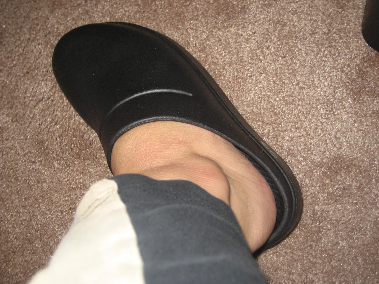 oofos women's clogs