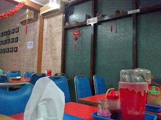 Gambar interior depot kepiting