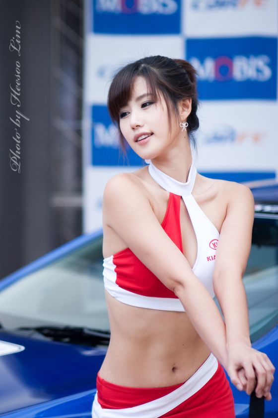 Test Tem: Song Jina – Famous Korean Racing Model