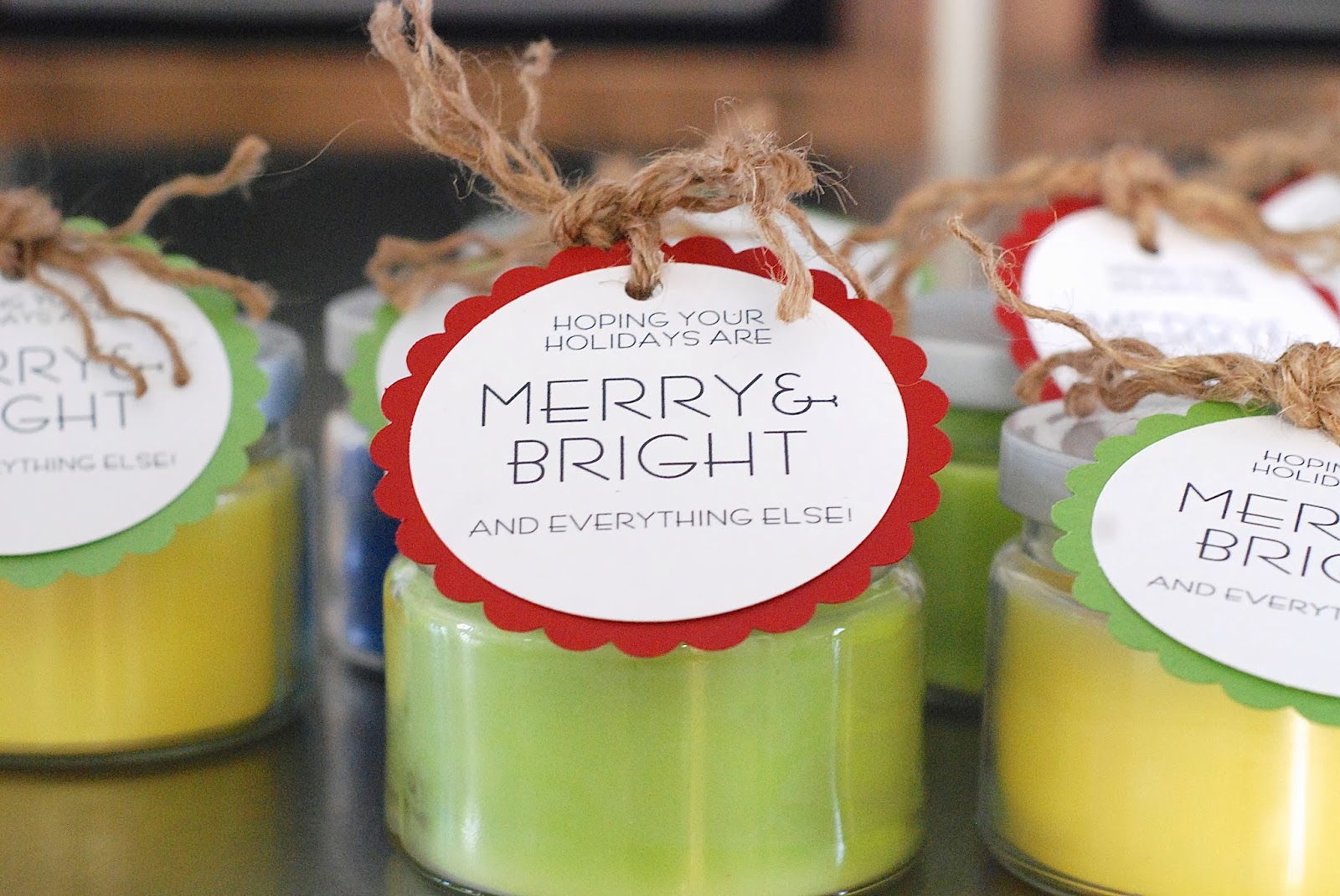 kreyv Neighbor Gifts Merry & Bright Candles