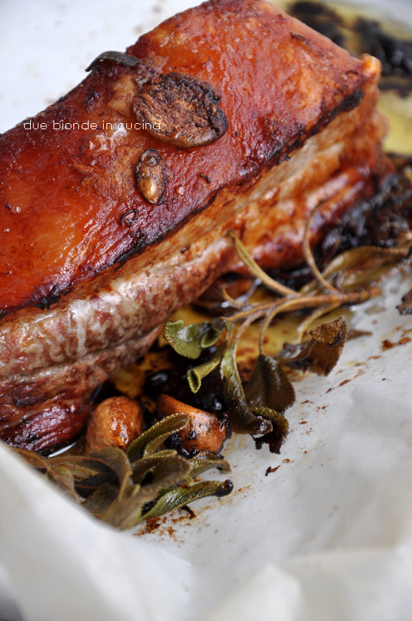 Due bionde in cucina Pancetta di maiale arrosto alla salvia