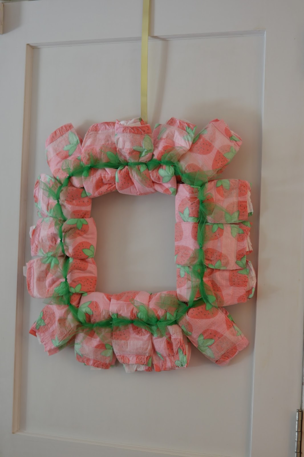 SMIDGE OF THIS Diaper Wreath DIY