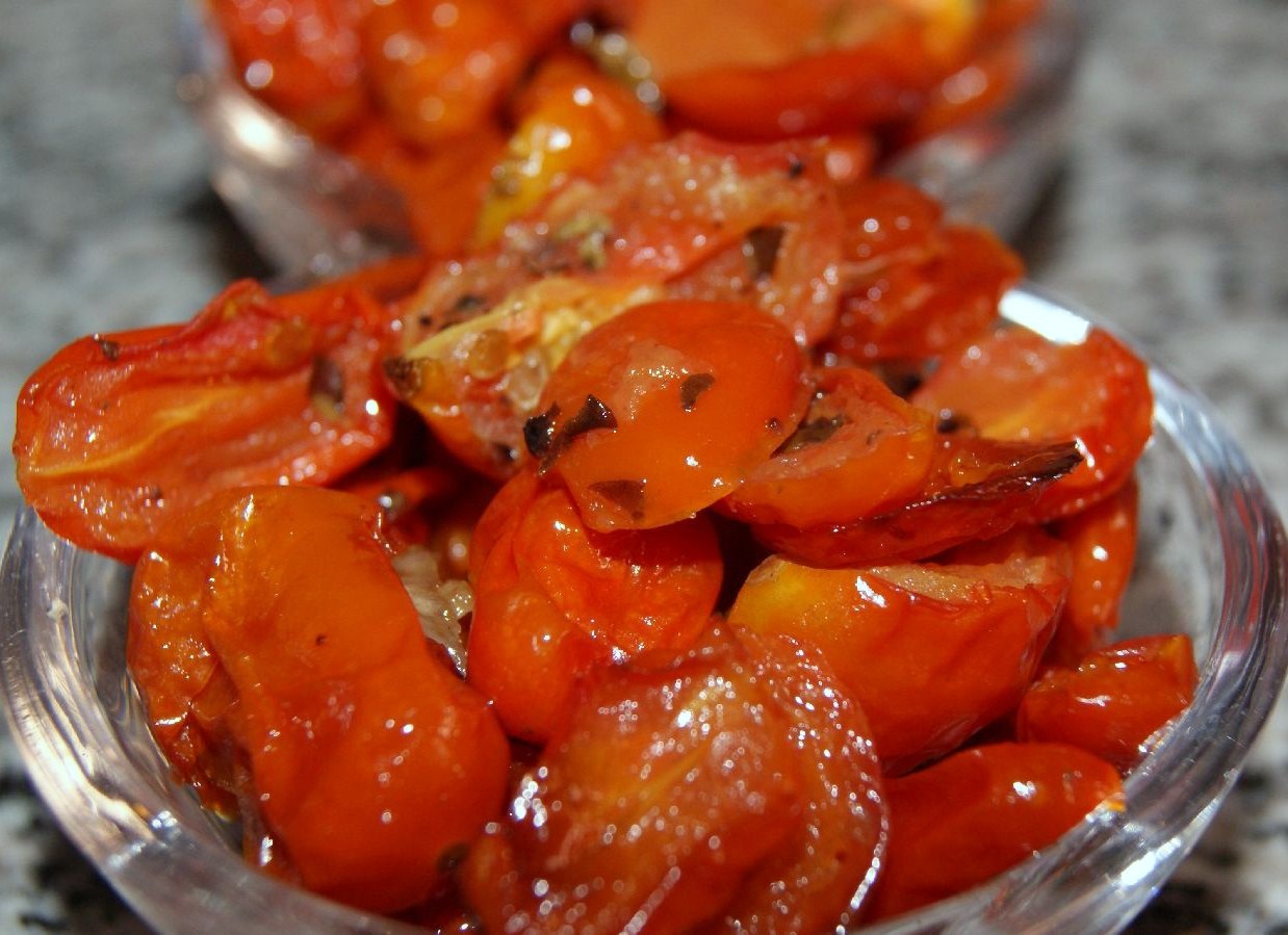 Tomates semiconfites (SemiRoast tomatoes), halfway, cooking them