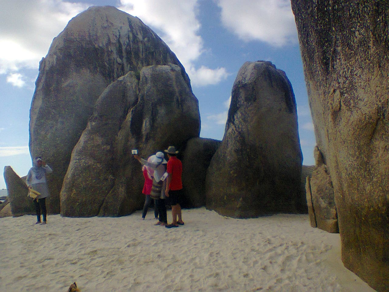 pulau batu berlayar