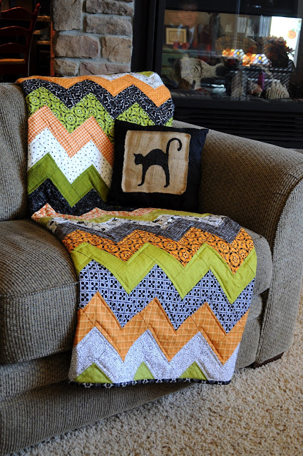 Quilt Inspiration: Free Pattern Day: Halloween!
