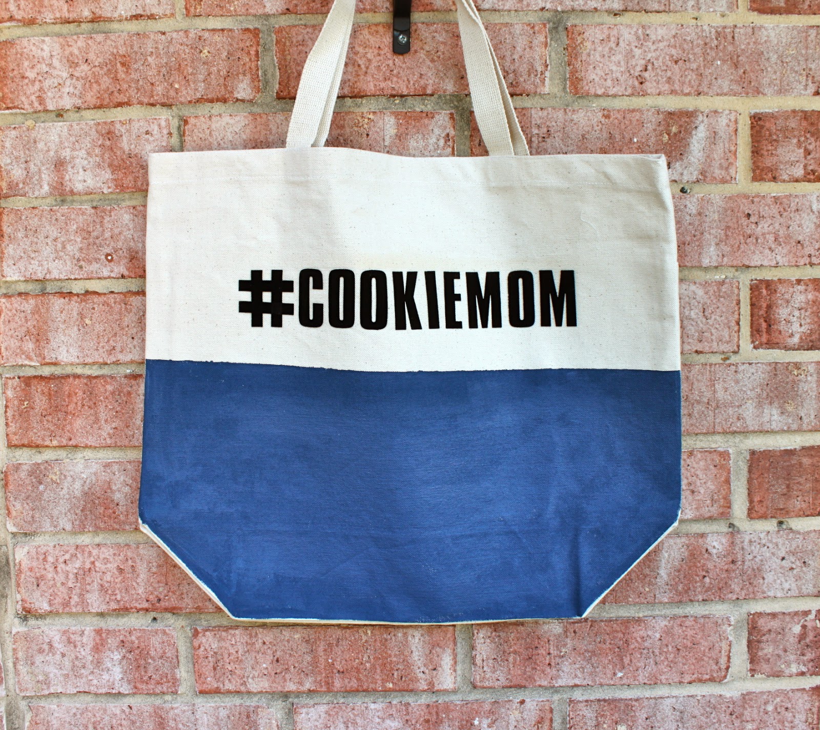 Crafty Texas Girls DIY Hashtag Bag {Kate Spade Inspired}