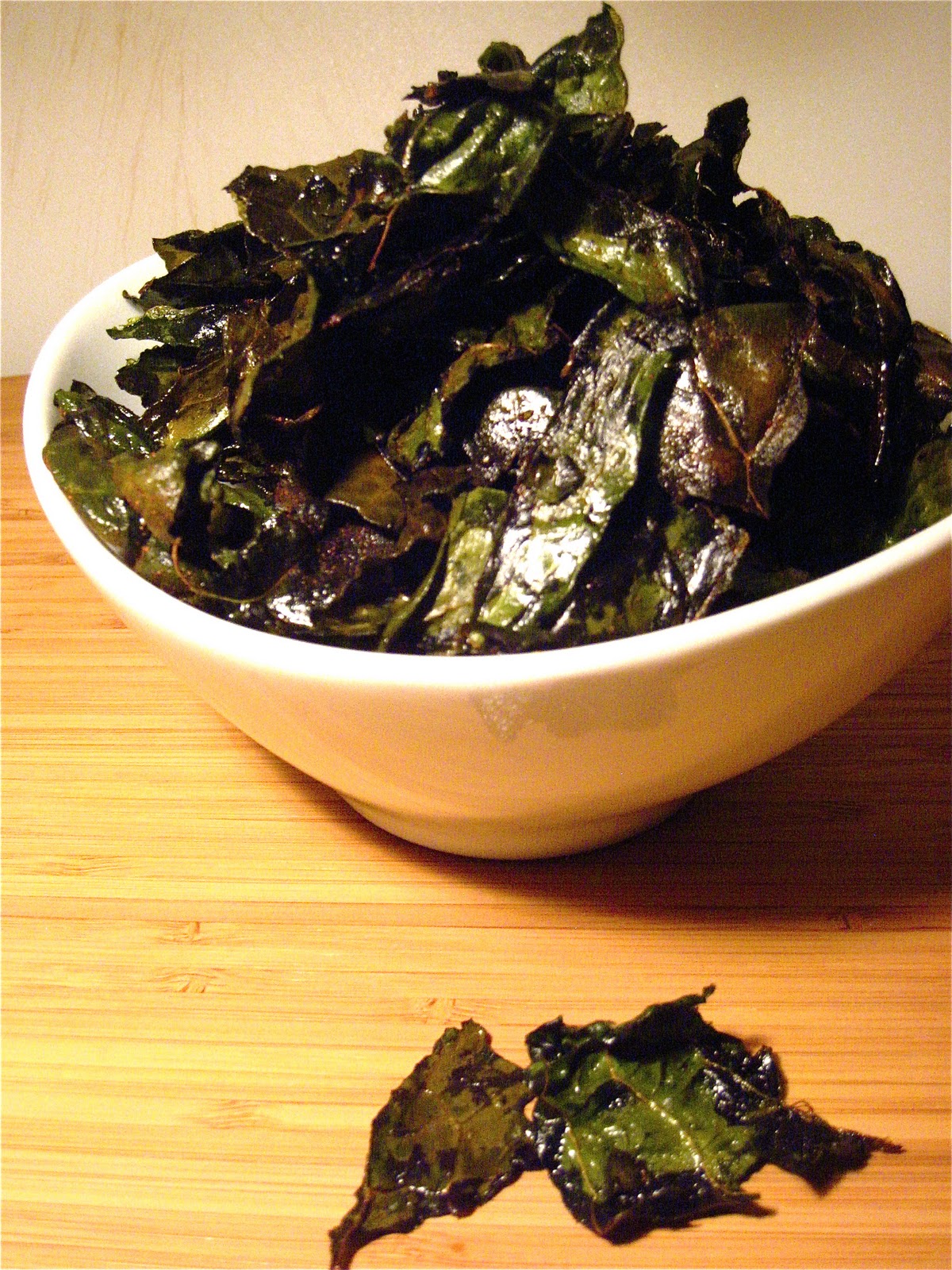 KITCHEN FIDDLER Crispy Kale Chips With Smoked Paprika