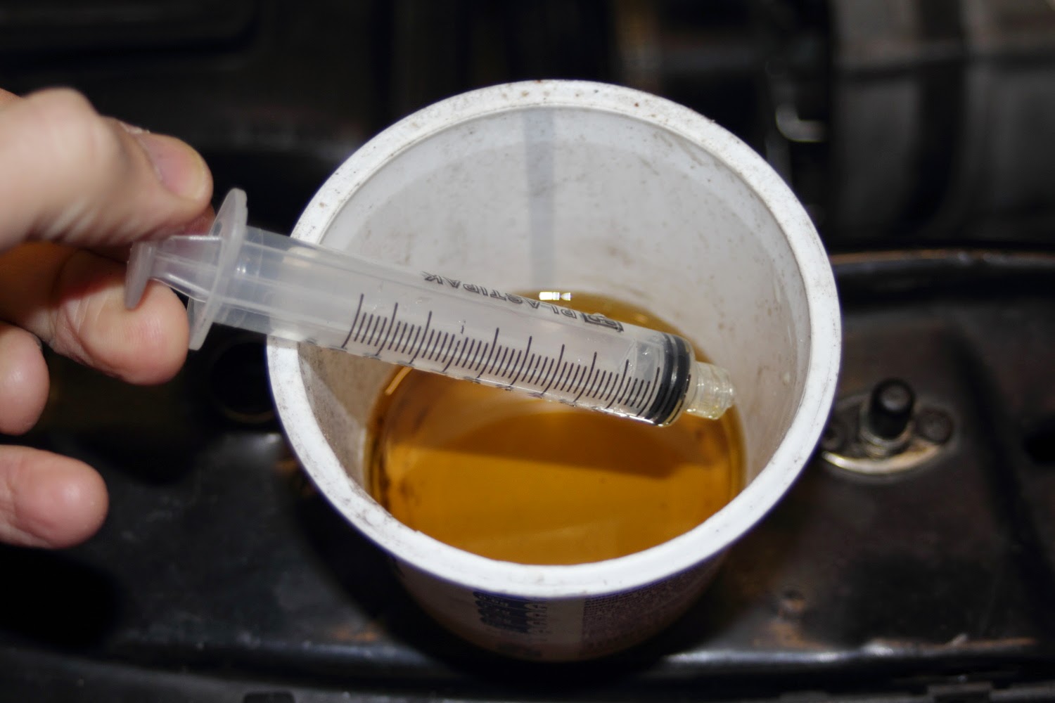 Life with a 1989 VW Golf Mk2 GTI 16V VW Golf Brake Fluid Reservoir