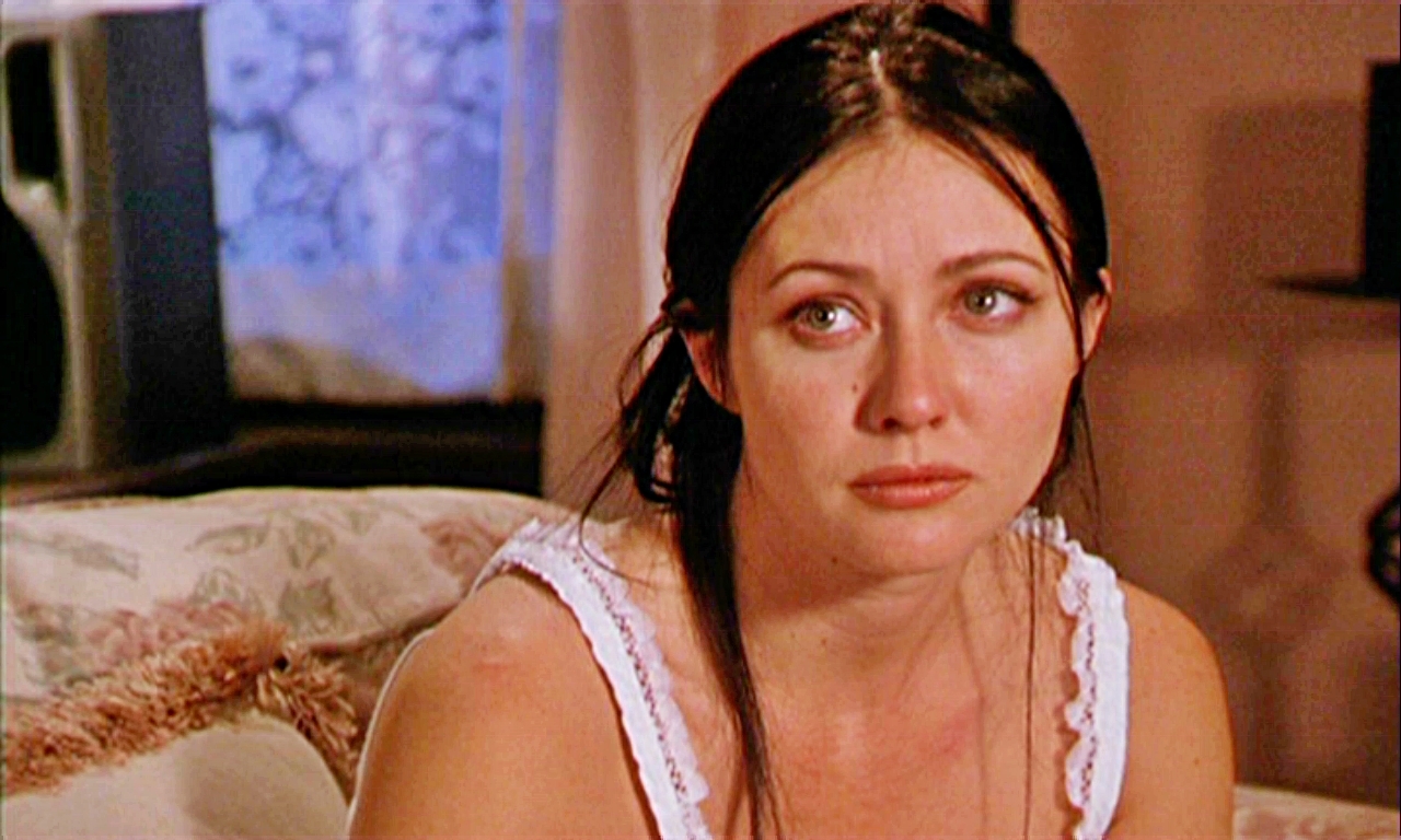 http://2.bp.blogspot.com/-skjTpELnnxQ/T2YCrXUwY1I/AAAAAAAAAKk/Vs60KCTOidM/s1600/Prue-Halliwell-charmed-19159712-1280-768.jpg