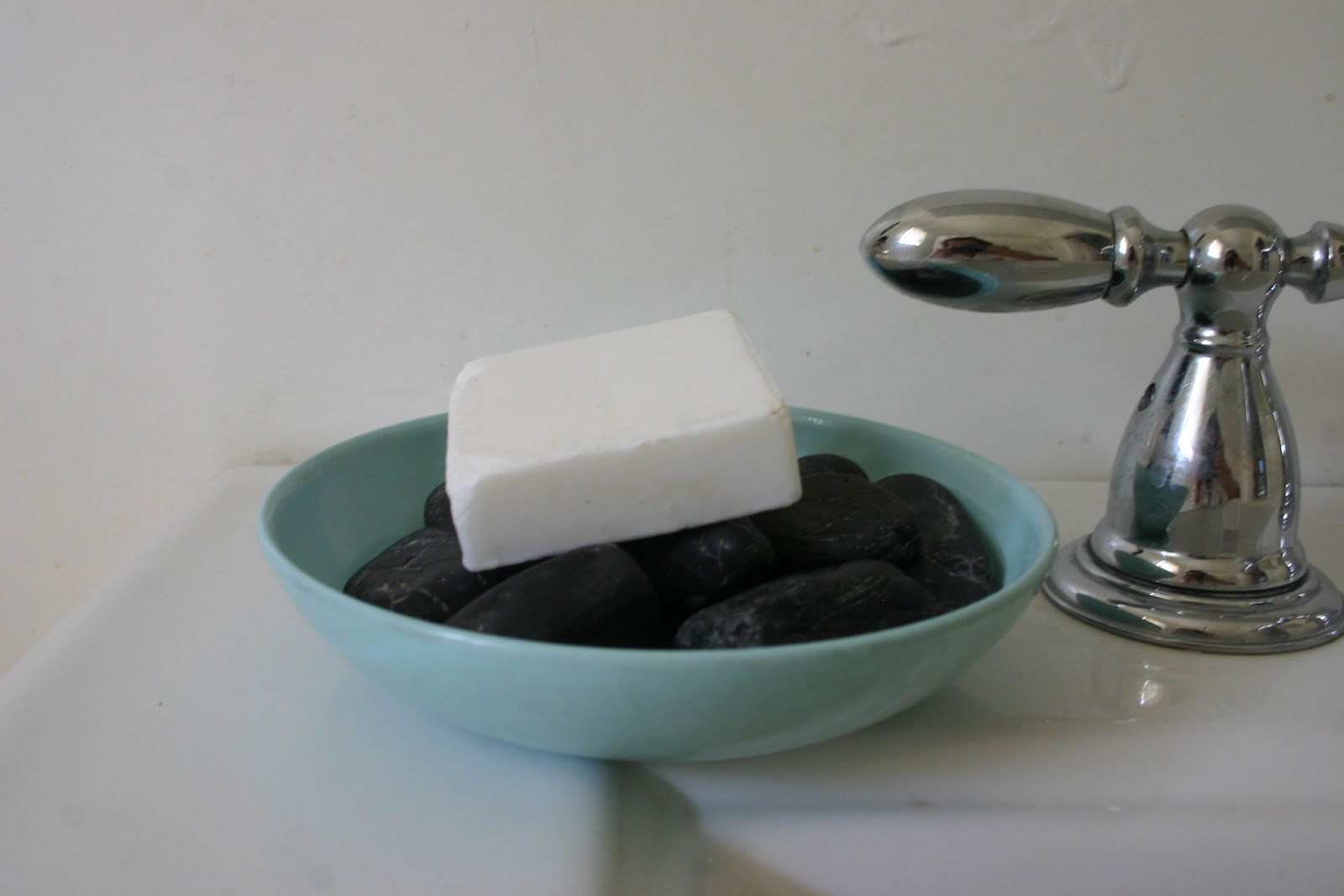 a simple soap dish The Gardener's Cottage