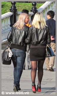 http://2.bp.blogspot.com/-smL2uTVSXWA/UpGblxsuXFI/AAAAAAAABWM/iM3iDpf5AzI/s1600/Girls+in+black+leather+jacket+on+the+street++++++3.JPG
