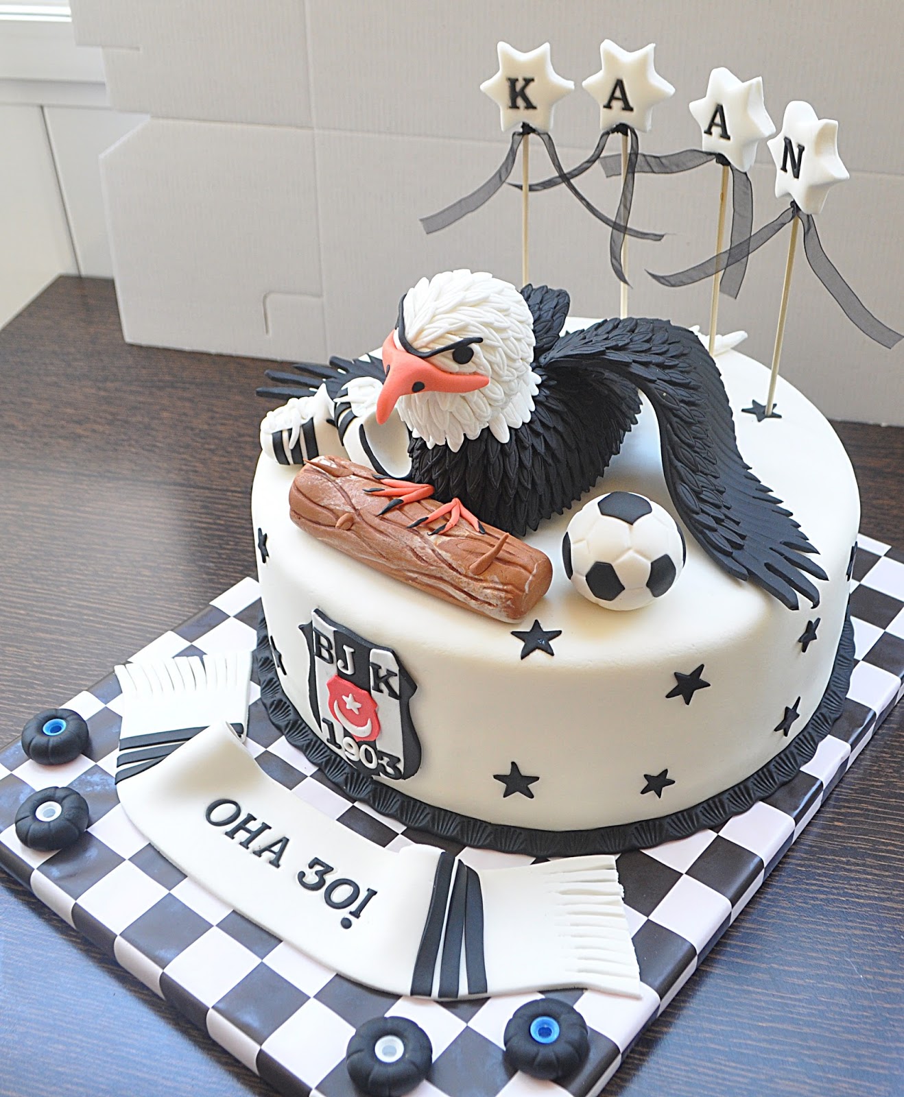 İKİZ DÜŞLER Beşiktaş Pastası