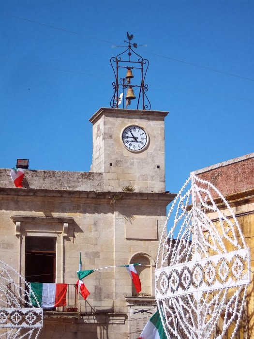 L'orologio in piazza a Giurdignano