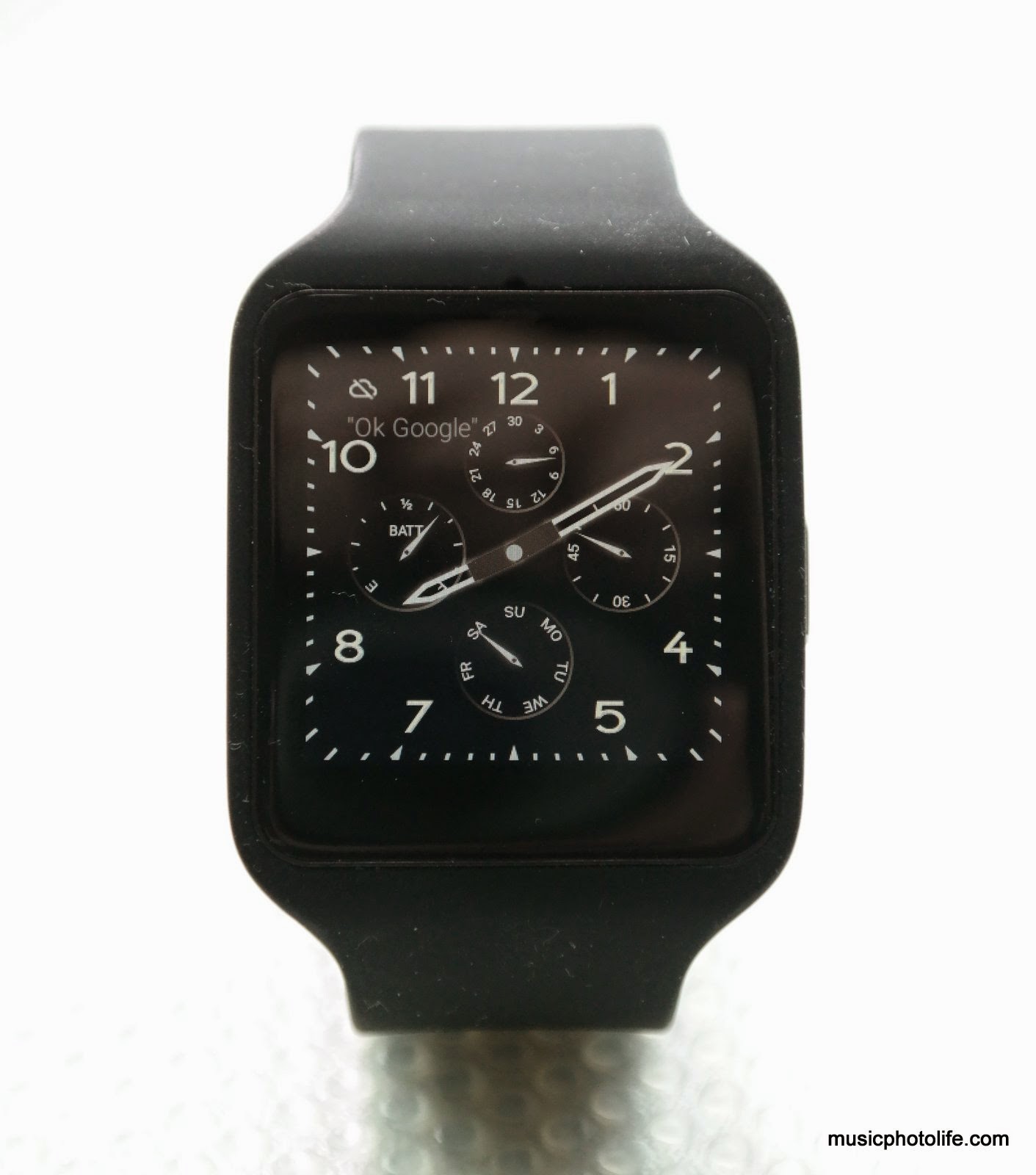 smartwatch sony swr30