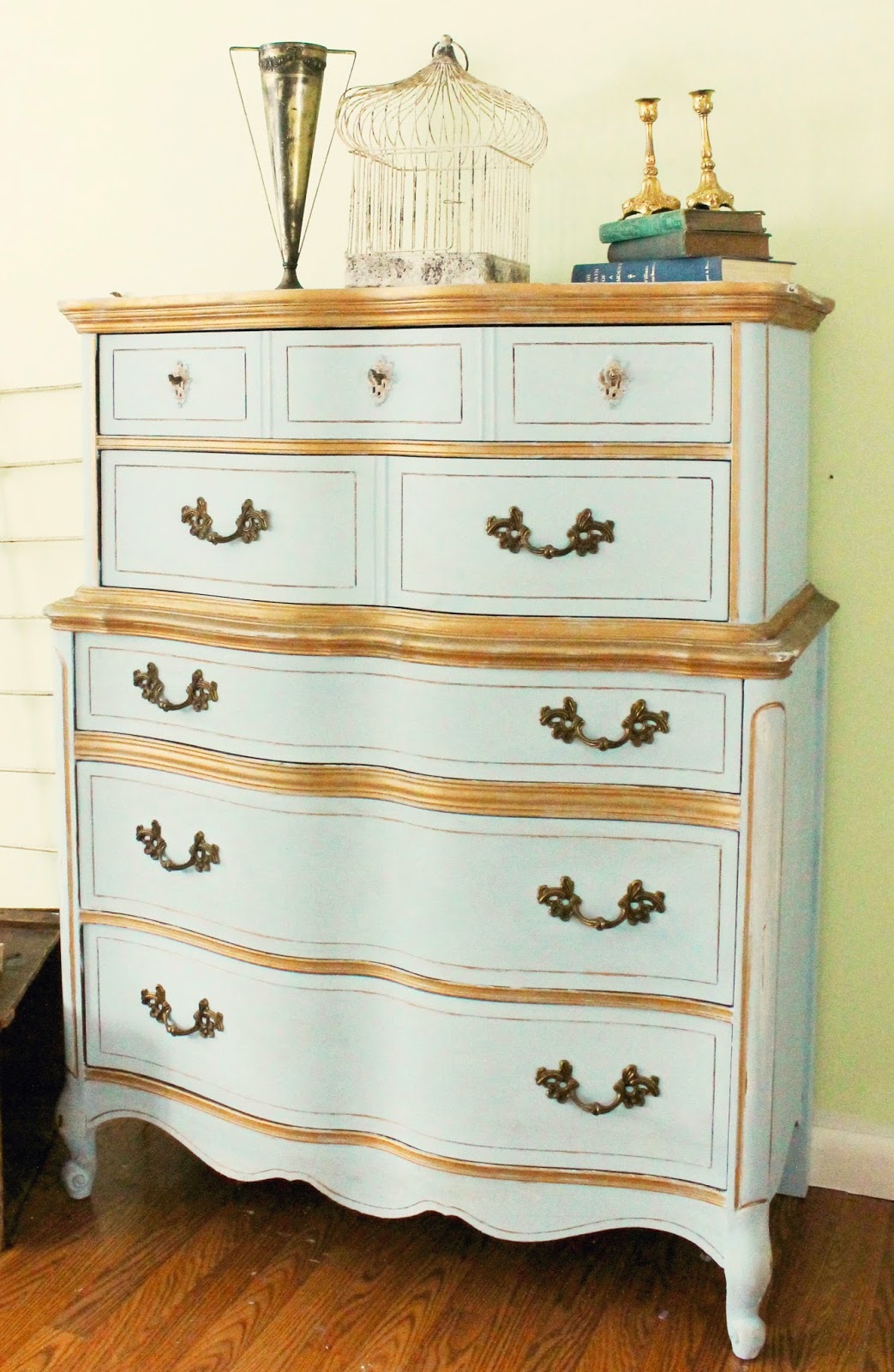 Trois Petites Filles French Dresser