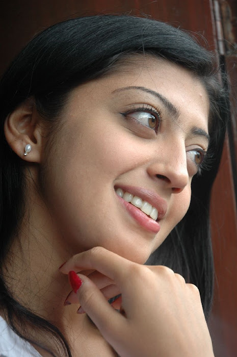 praneetha the girl in white shirtjeans unseen pics