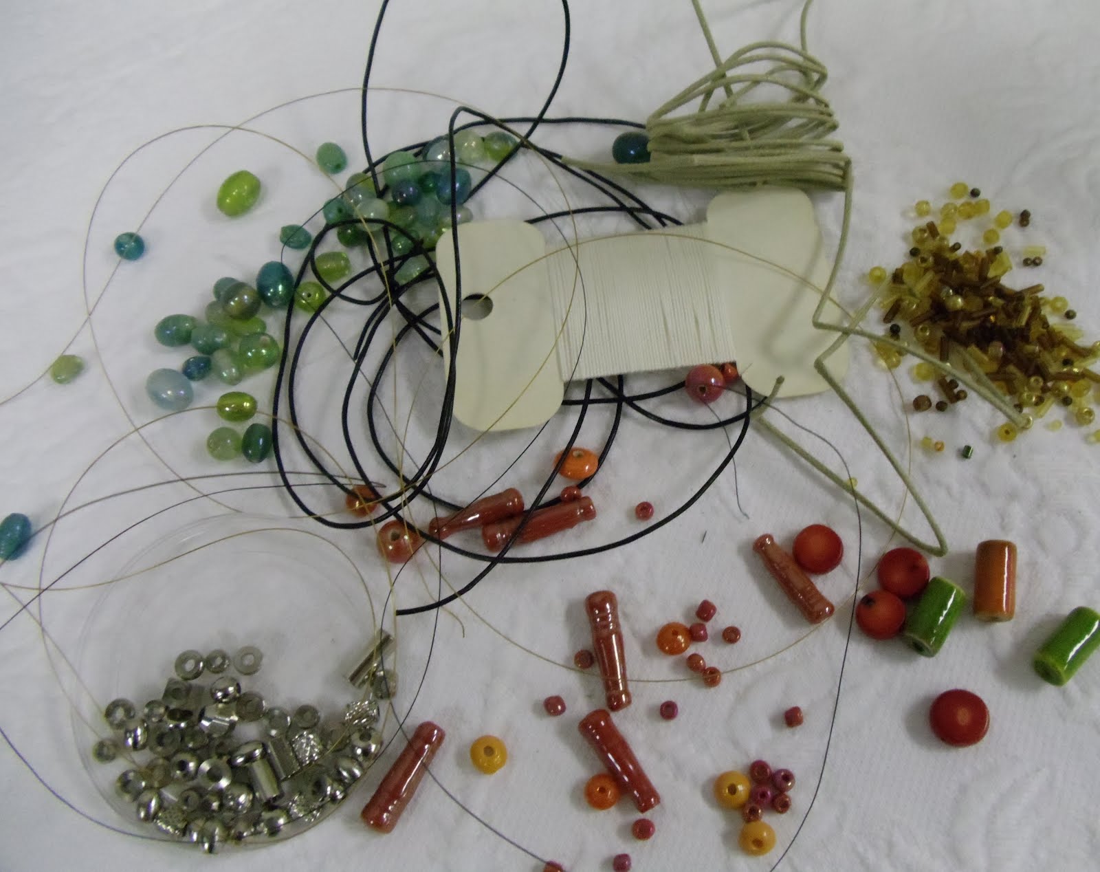 Everyday Life at Leisure 10 Bead Stringing Techniques
