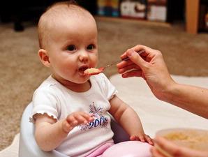 Makanan Tambahan Buat Bayi 4 Bulan